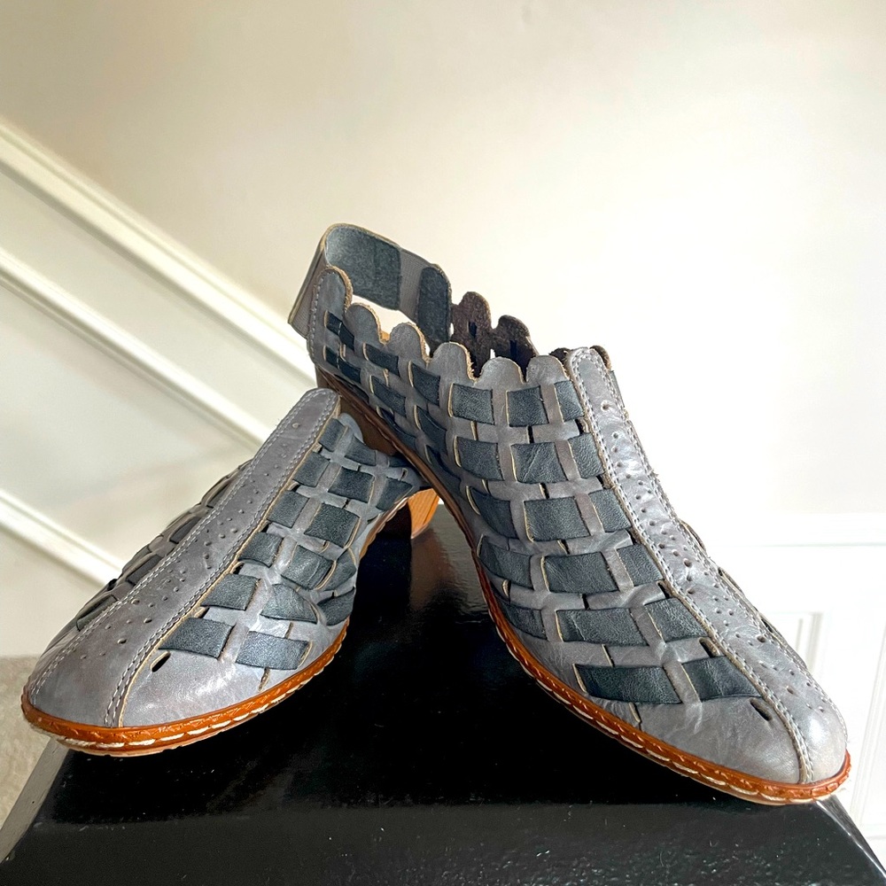 Riekers Sina Antistress Bluish-Gray Leather Sling Backs